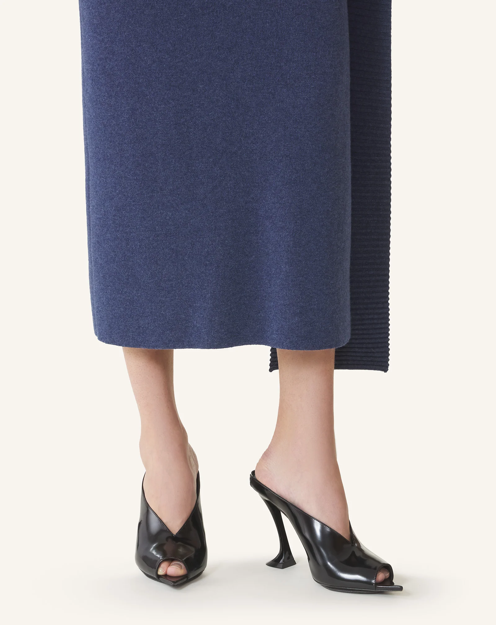 MIDNIGHT STEP MULE IN PATENT LEATHER - Image 6