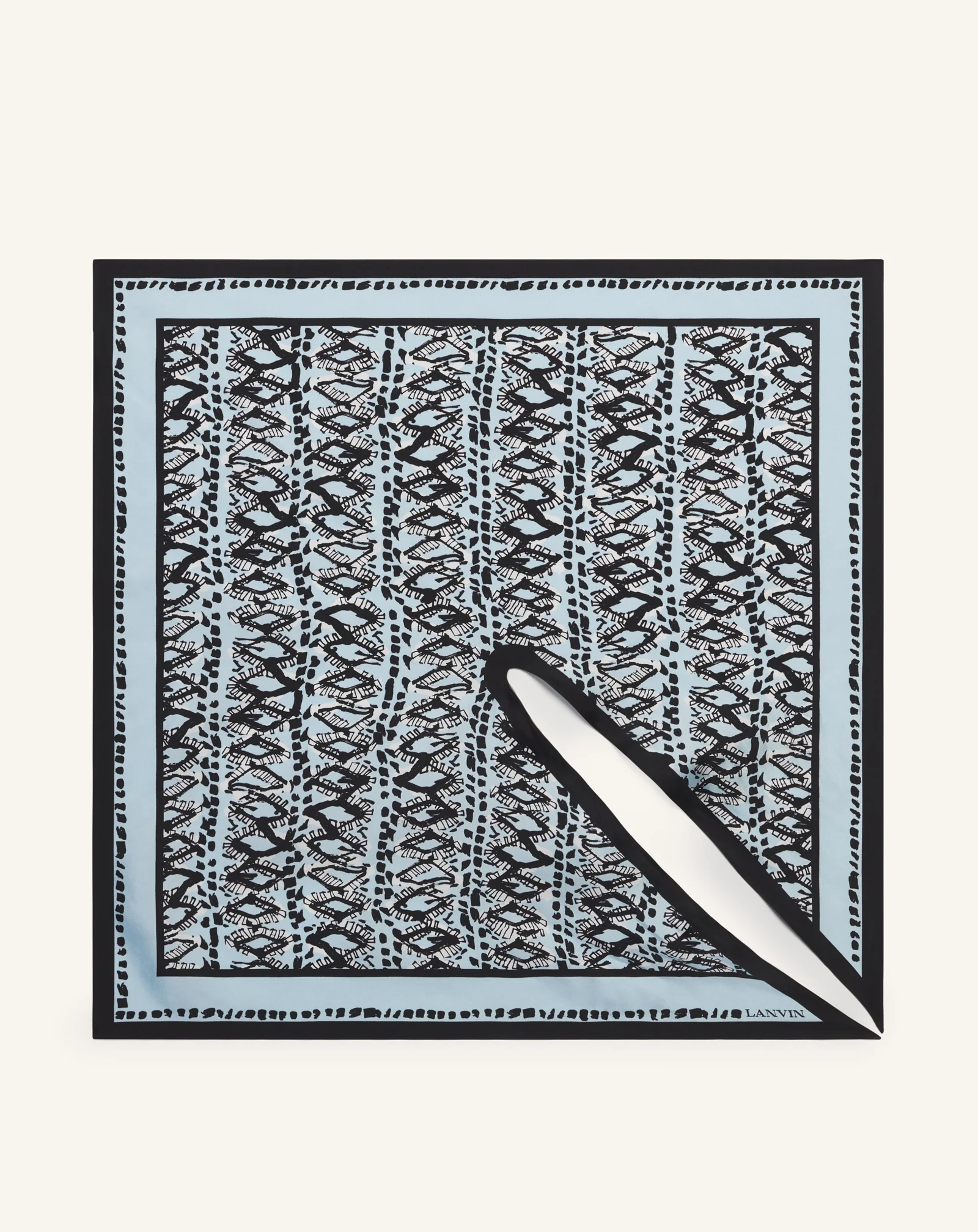 PAINTED DIAMOND MOTIF TOP WITH JEWELRY FASTENER - Image 3