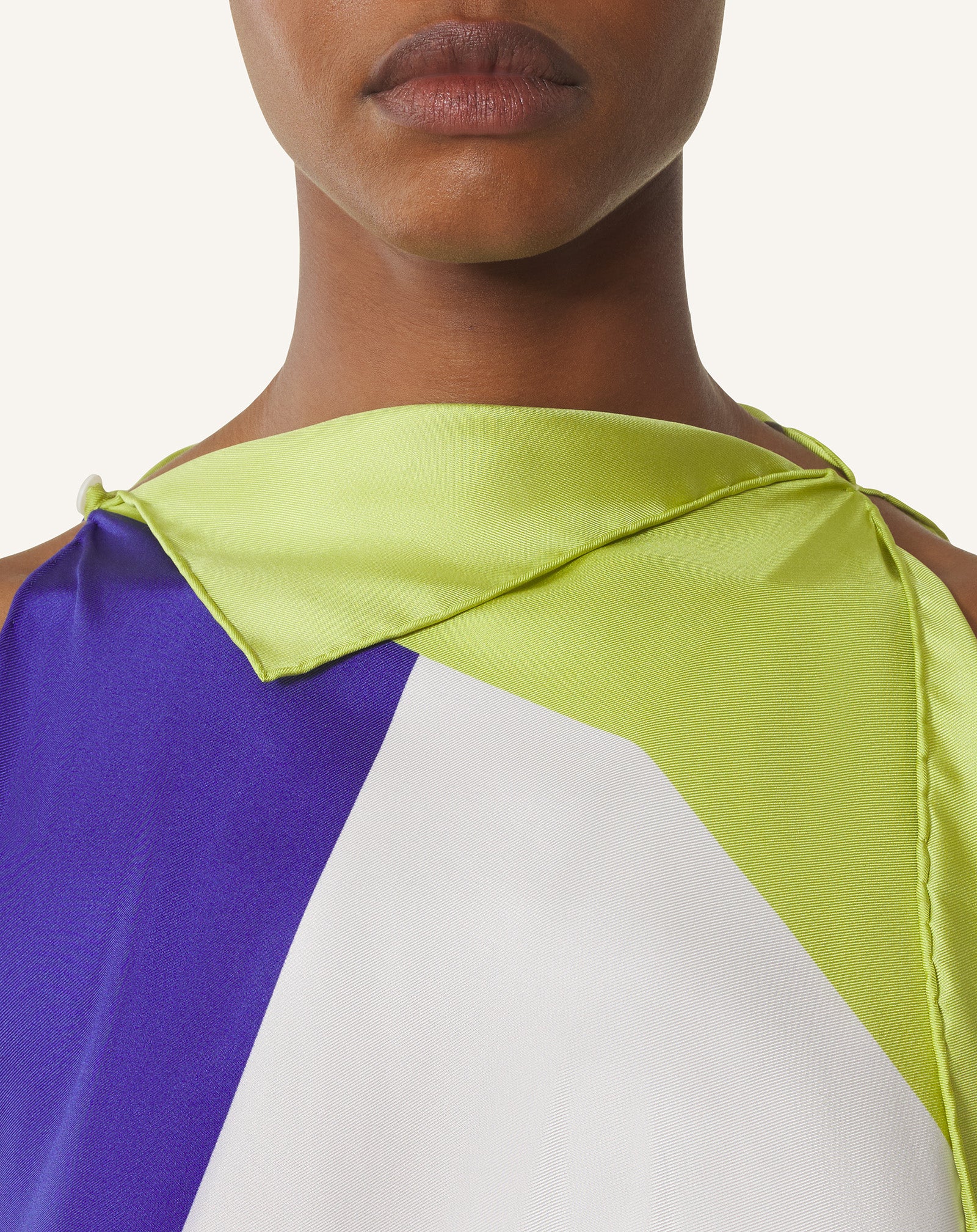 GRAPHIC PRINT SILK TOP - Image 5